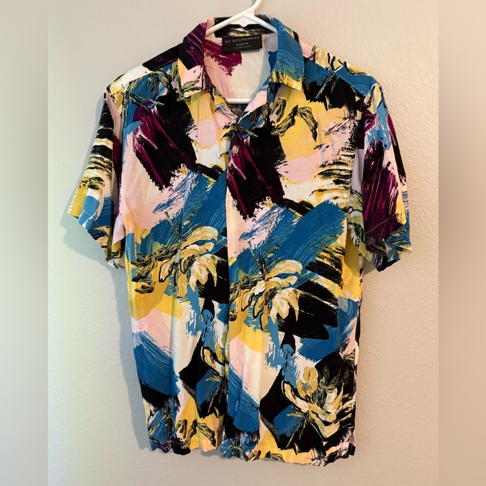 No Boundaries Multicolor Abstract Button Down Shirt